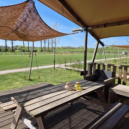 De Hazelaarshof Luxe Glampingtent Bij Natuurgebied De Millingerwaard Kekerdom Kültér fotó